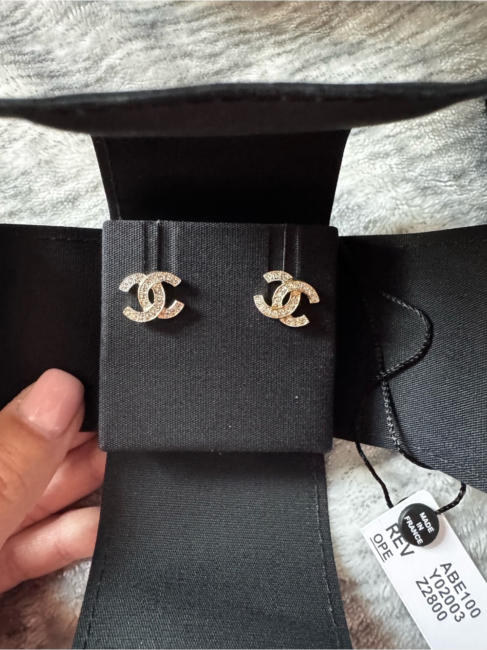 CHANEL LOGO CC STUD EARRINGS CRYSTAL